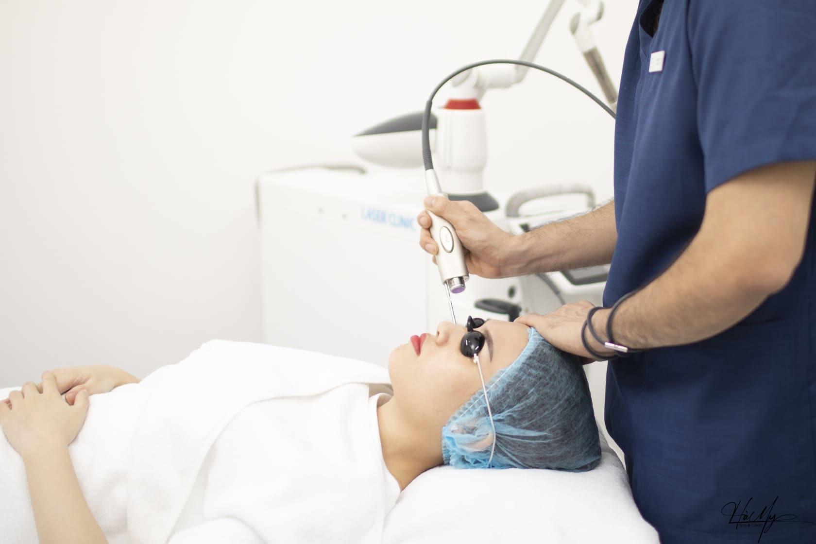 Có nên trị nám bằng laser không? Những điều bạn cần biết. 7 Quá trình điều trị (Nguồn:Internet)