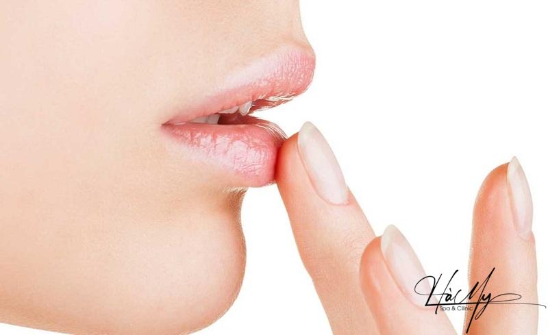 Lưu ý sau khi xăm môi - Những điều mà bạn cần biết 6 Môi sau khi bong cũng cần được chăm sóc kĩ càng để lên màu đẹp nhất (Nguồn: Internet)