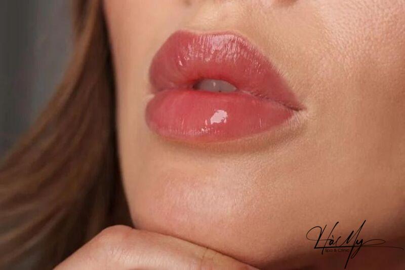Giải đáp: Có nên đánh răng sau khi xăm môi? 5 Xăm môi là một kỹ thuật được nhiều chị em phụ nữ lựa chọn hiện nay (Nguồn: Internet)