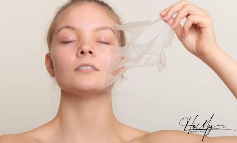 Da mỏng có nên peel da? Cách chăm sóc da mỏng yếu sau peel 7 Peel da bằng những sản phẩm không rõ nguồn gốc có thể phá vỡ kết cấu của da (Nguồn: Internet)