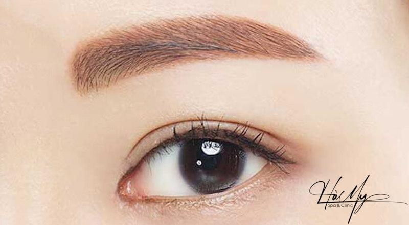 Phun mày tán bột Hàn Quốc là gì? Cách chọn màu lông mày phù hợp 14 Phun mày màu nâu tây giúp khuôn mặt trở nên thu hút hơn (Nguồn: Internet)
