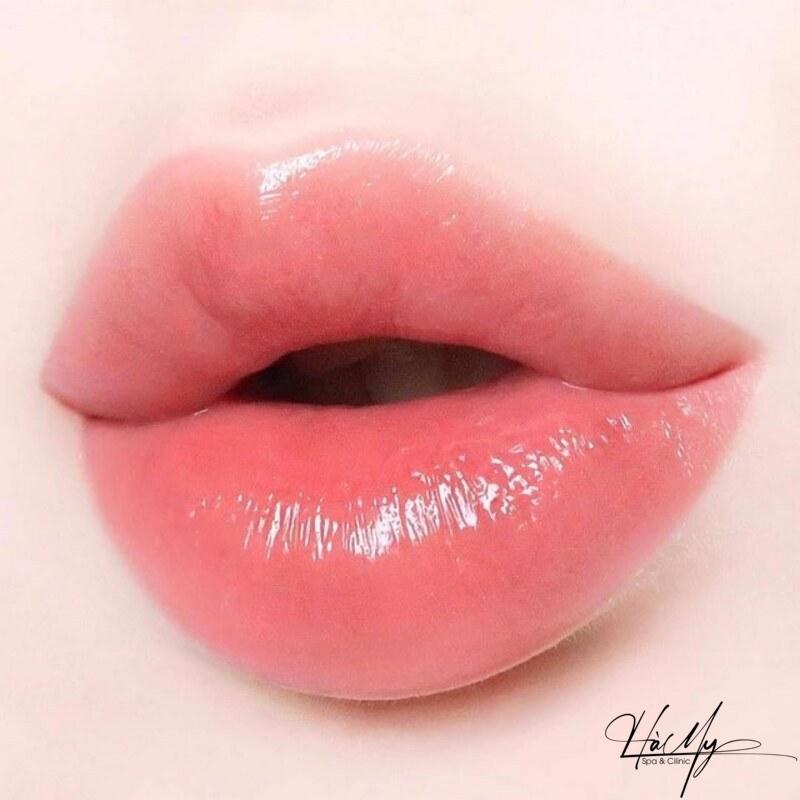 Phun Môi Phủ Bóng Collagen: Đôi môi đẹp vạn người mê 6 Phun môi phủ bóng collagen (Nguồn: Internet)
