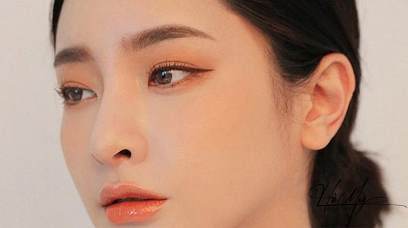 Xăm Chân Mày Có Thay Đổi Vận Mệnh Không? Khám Phá Ngay Nhé! 8 Chân mày lá liễu giúp gương mặt trở nên thu hút hơn (Nguồn: Internet)