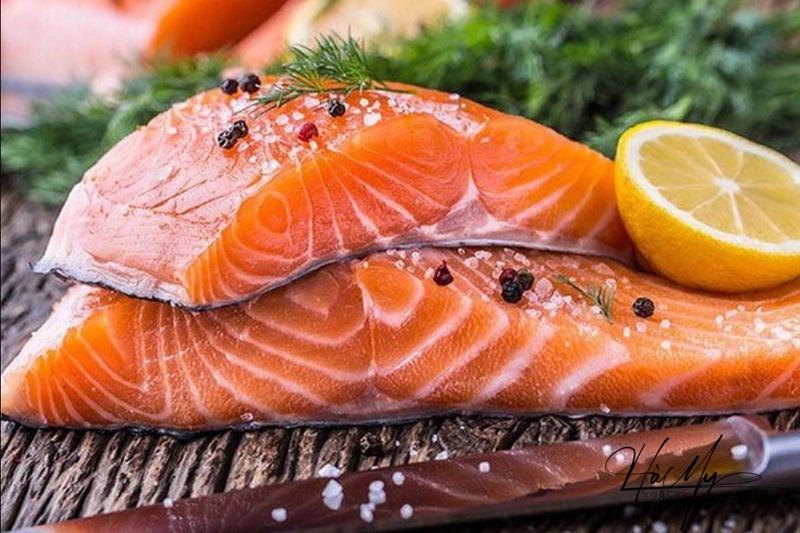 Ăn Gì Để Hết Mụn Trứng Cá? - Những thực phẩm cần tránh 13 Người bị mụn trứng cá nên ăn cá hồi (Nguồn: Internet)