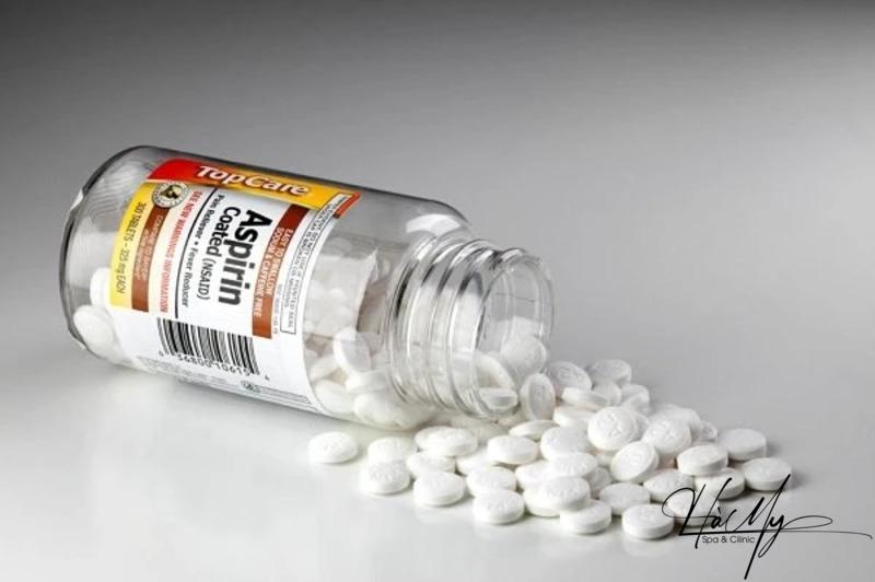 Top 7 cách trị mụn viêm đỏ không nhân tại nhà hiệu quả nhất 12 Cách trị mụn viêm đỏ không nhân bằng thuốc Aspirin (Nguồn: Internet)