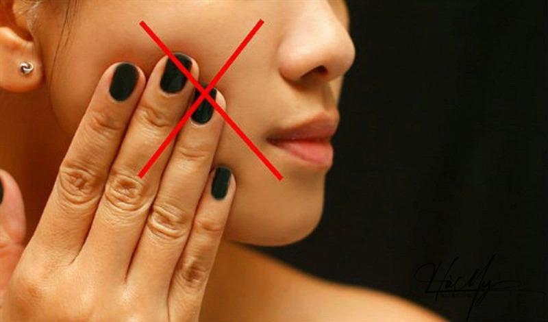 Top 7 cách trị mụn viêm đỏ không nhân tại nhà hiệu quả nhất 19 Không chạm tay, nặn, cào, chọc hay làm tổn thương mụn viêm đỏ không nhân (Nguồn: Internet)