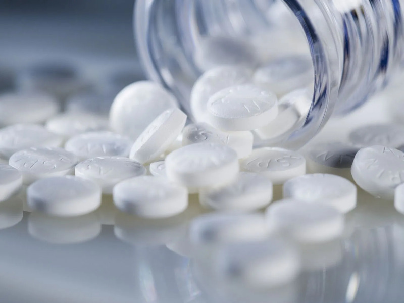 Bật mí 10 cách làm xẹp mụn sưng đỏ sau 1 đêm hiệu quả, an toàn 23 Sử dụng Aspirin như một loại thuốc kháng sinh (Nguồn: Internet)