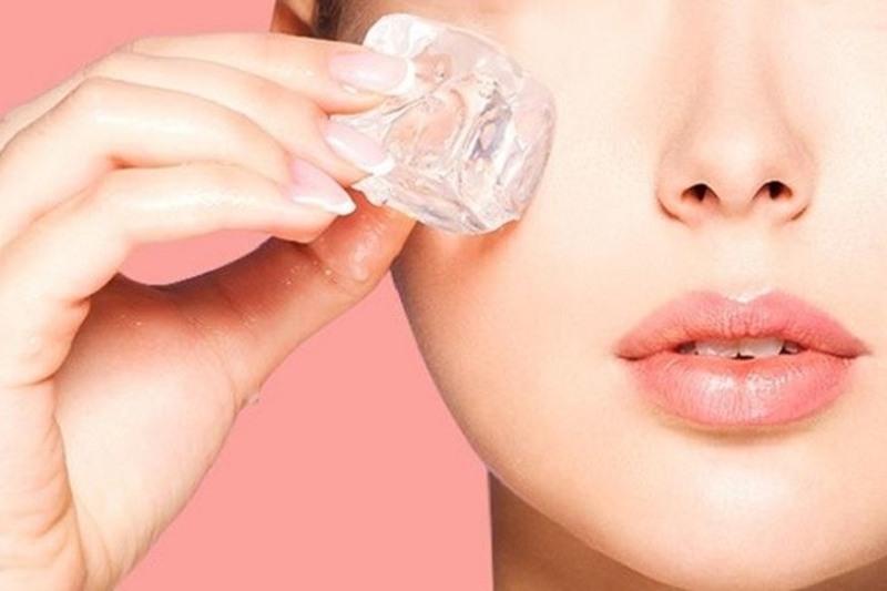 Bật mí 10 cách làm xẹp mụn sưng đỏ sau 1 đêm hiệu quả, an toàn 14 Vị cứu tinh giảm sưng tức thì với cách chườm đá lạnh (Nguồn: Internet)