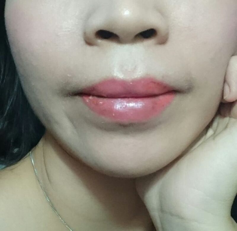 Phun môi bị loang màu phải làm sao và biện pháp phòng tránh 5 Phun môi bị loang màu có thể do nhiều nguyên nhân khác nhau (Nguồn: Internet)