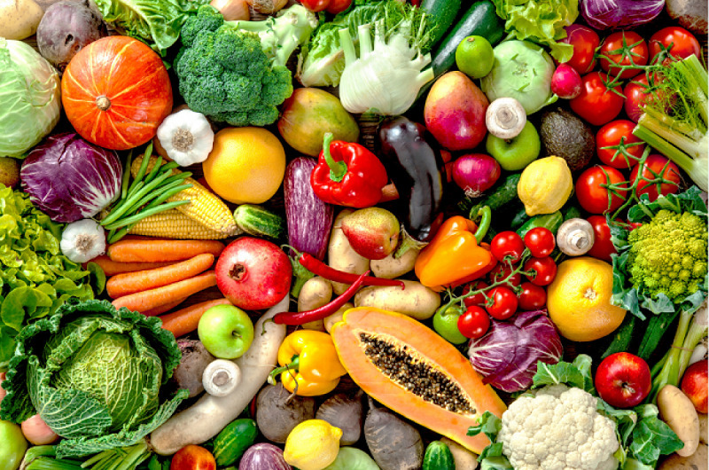 Tiêm Meso Kiêng Ăn Gì? Giúp Da Mau Hồi Phục Nhanh Chóng Và An Toàn 11 Rau xanh và trái cây cung cấp vitamin, chất xơ giúp tăng cường sức đề kháng và hỗ trợ tái tạo da (Nguồn: Internet)