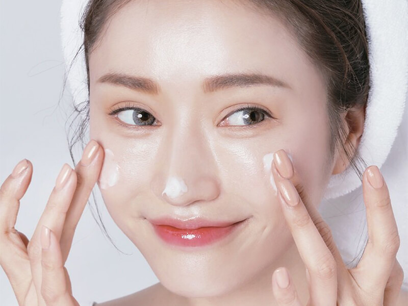 Thăng Hạng Nhan Sắc Với Cách Dùng Kem Tẩy Da Chết 15 Kem dưỡng ẩm vô cùng quan trọng sau tẩy da chết (Nguồn: Internet)