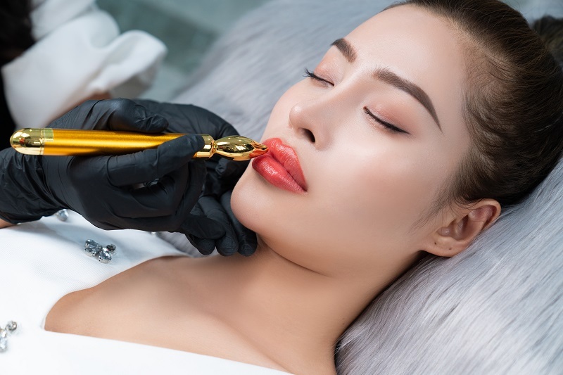Chi Phí Xăm Môi Giá Bao Nhiêu? Bảng Giá Mới Nhất 2024 10 Chi phí xăm môi đắt không là câu hỏi khiến nhiều chị em quan tâm (Nguồn: Internet)