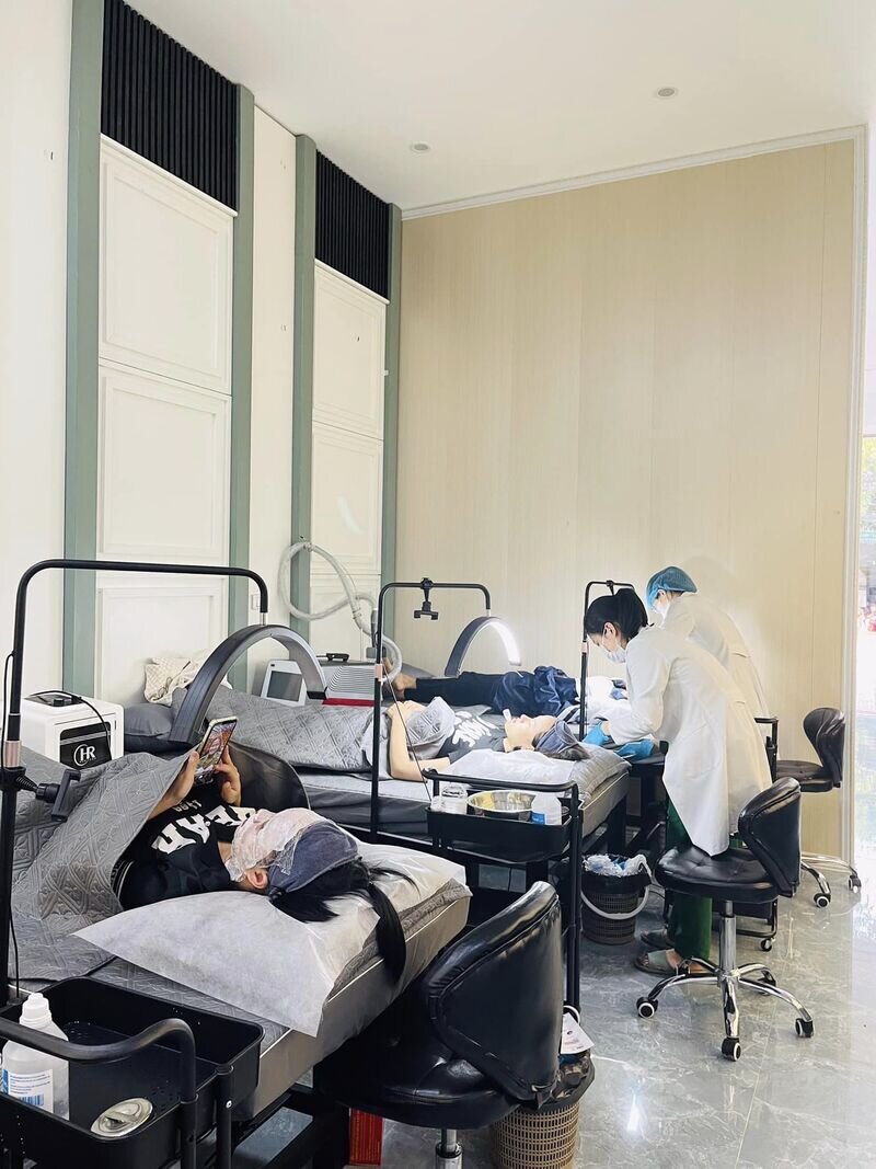 Công Nghệ Điều Trị Nám Melas White Plus Có Gì Hot? 11 Đội ngũ chuyên gia thẩm mỹ hàng đầu Hamy Spa (Nguồn: Hamy Spa)