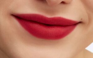 Phun môi màu đỏ ruby tươi sang trọng quyến rũ (Nguồn: Internet)