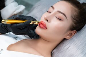 Chi phí xăm môi đắt không là câu hỏi khiến nhiều chị em quan tâm (Nguồn: Internet)
